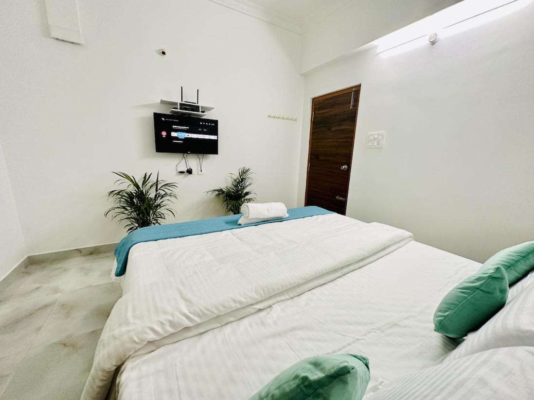 Tirupati Homestay: Luxury AC Apartments with Fast Wi-Fi near Temples Exterior photo